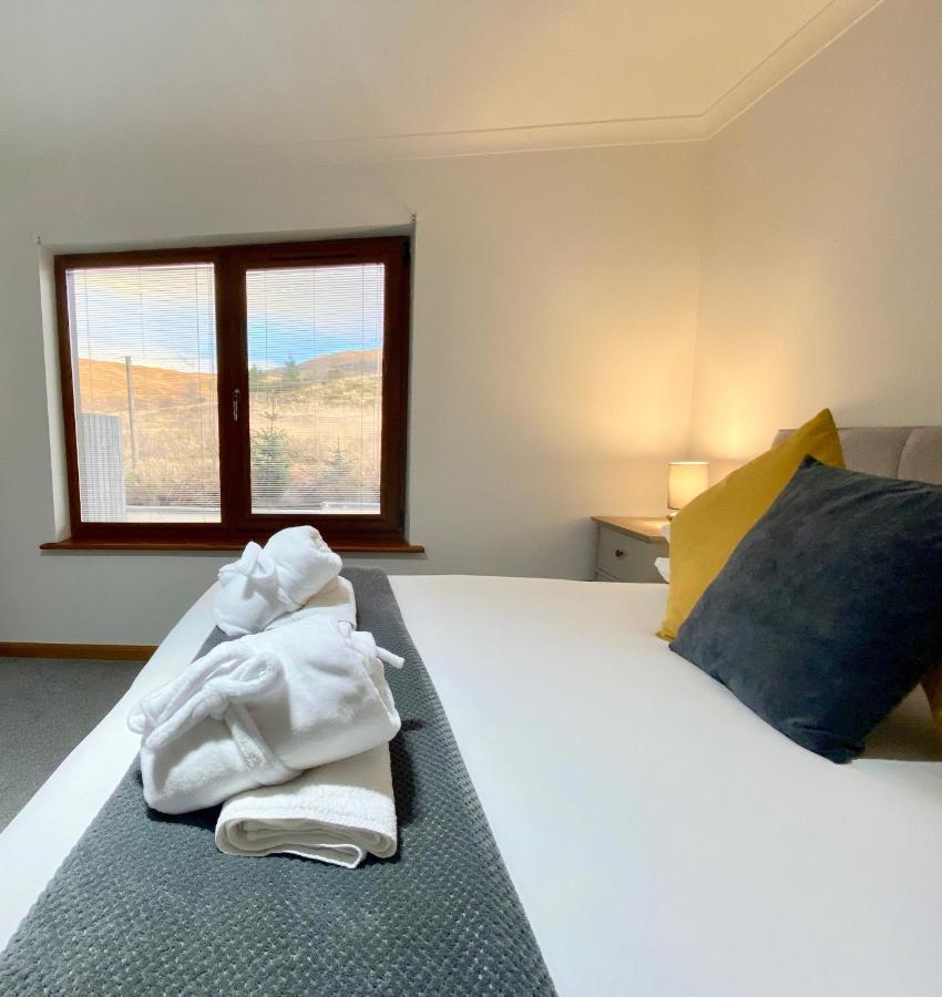 Highland Stays - Ben View Room & Jacuzzi Bath Fort William Buitenkant foto